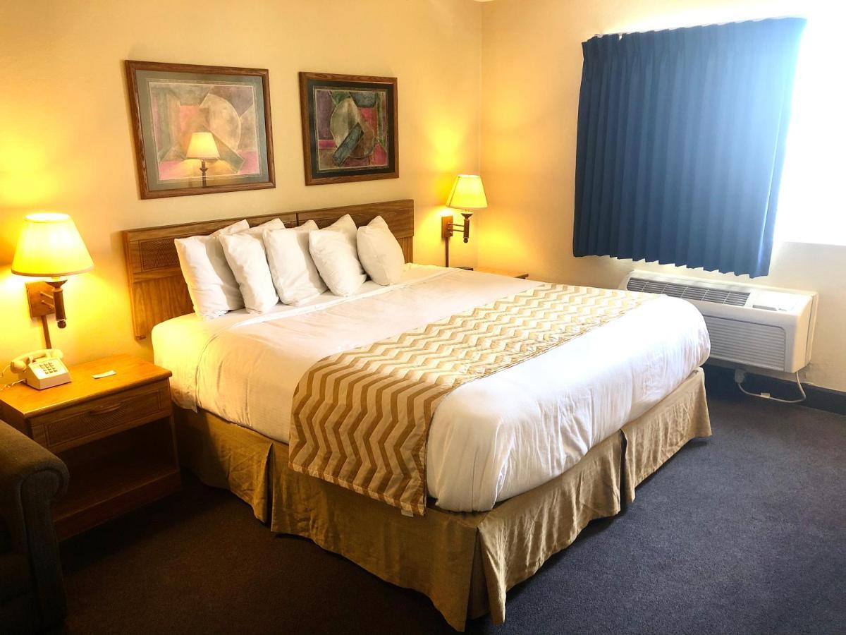 Travelodge By Wyndham Grand Island Exterior photo