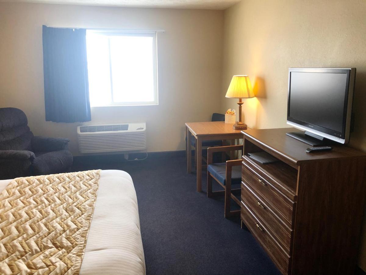 Travelodge By Wyndham Grand Island Exterior photo