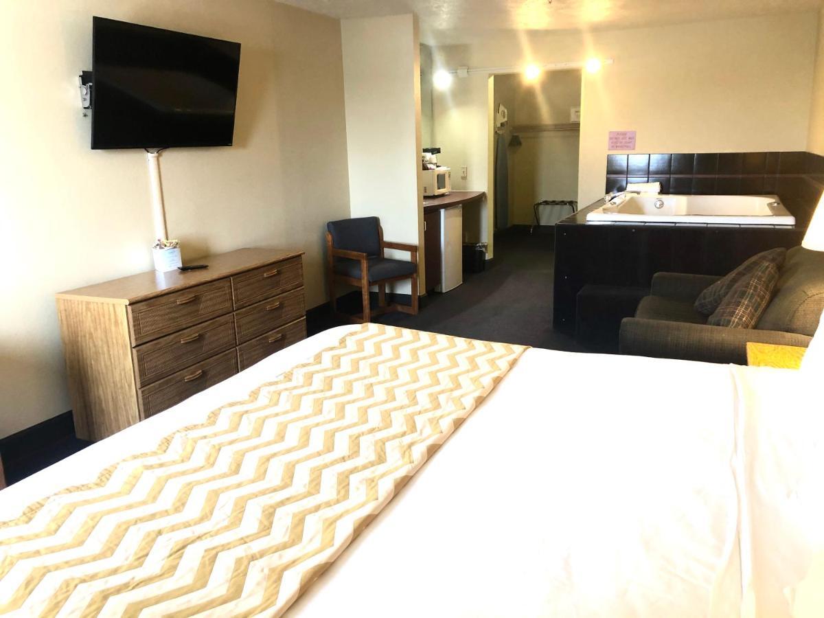 Travelodge By Wyndham Grand Island Exterior photo